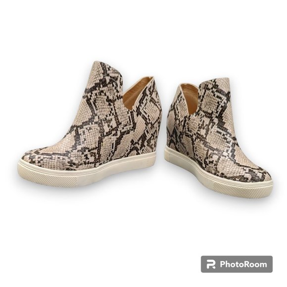 Express Wedge Heel Slip On Ankle Booties Snake Print Black Tan Sneaker Soles 8 - Picture 2 of 7